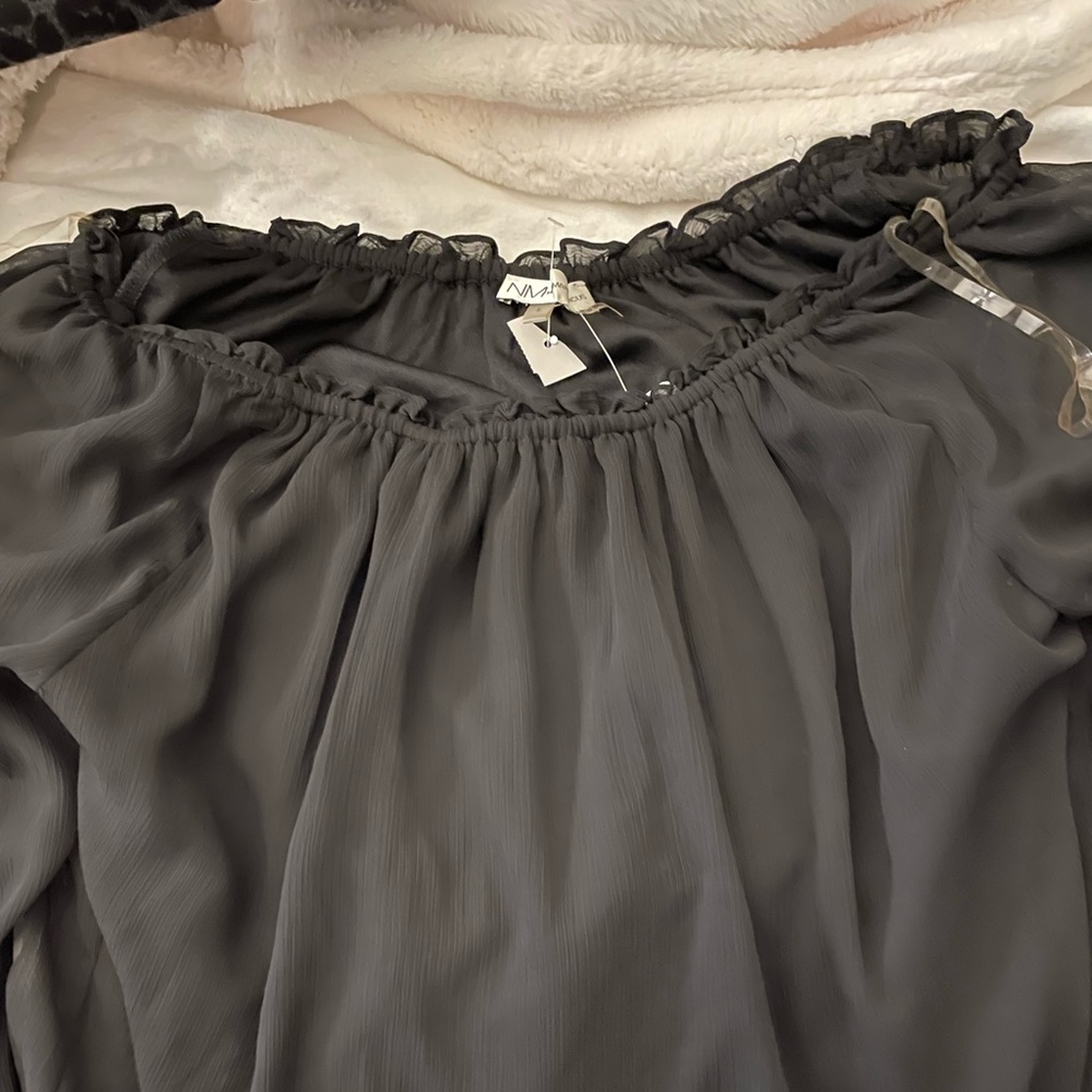 Black blouse slightly puff long sleeves